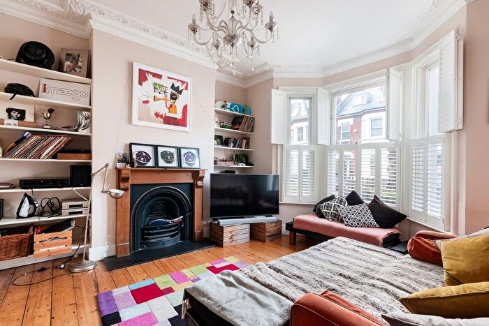 2 Bedroom Flat To Rent In Upham Park Road, Chiswick, London, W4
