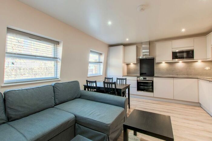 2 Bedroom Flat To Rent In Fonthill Road, Finsbury Park, London, N4