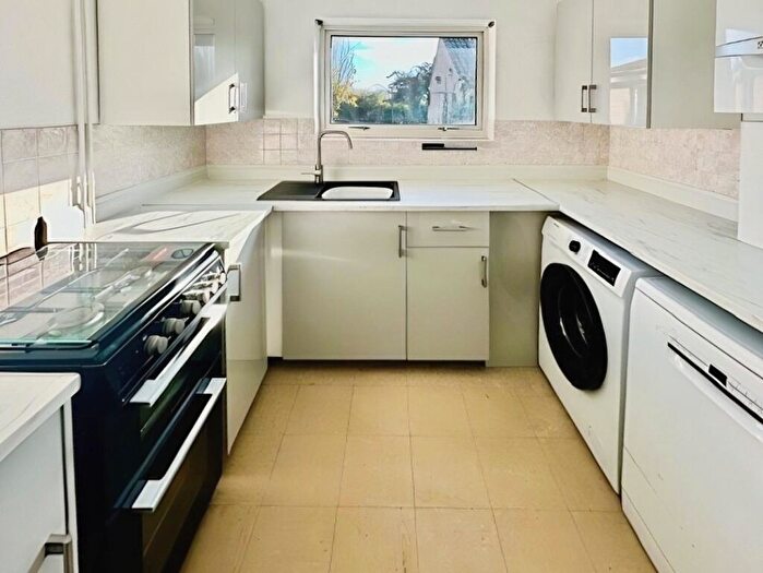 3 Bedroom Bungalow To Rent In Littell Tweed, Chelmer Village, Chelmsford, CM2