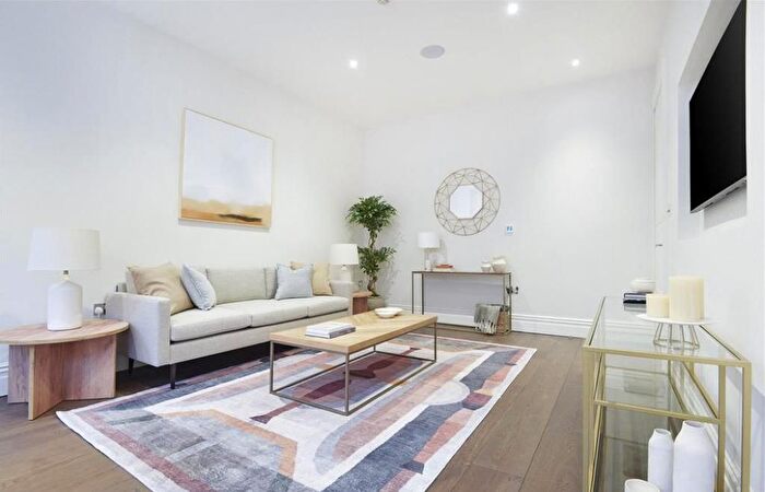 2 Bedroom Flat To Rent In Crawford Street, Marylebone, London, W1H