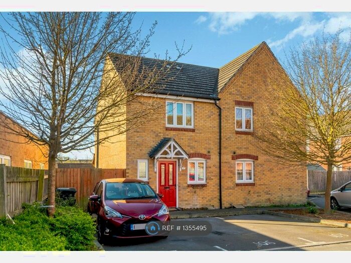 2 Bedroom Semi-Detached House To Rent In Horsham Road, Swindon, SN3