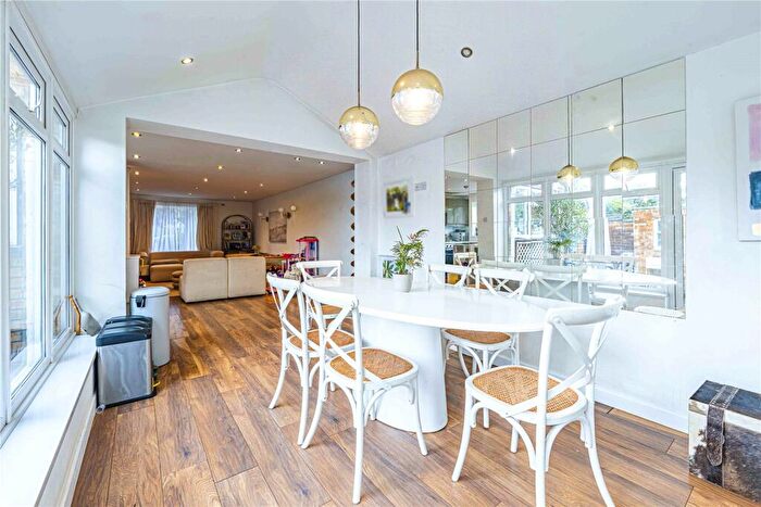 3 Bedroom Terraced House For Sale In Spring Lane, Warners End, Hemel Hempstead, Hertfordshire, HP1