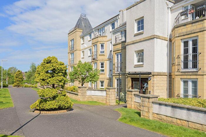2 Bedroom Flat For Sale In Bittern Court, Dunfermline, KY11