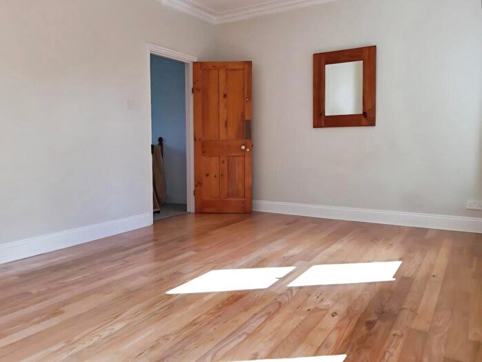 2 Bedroom Flat To Rent In Griffin Road London, SE18