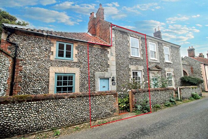 2 Bedroom Terraced House For Sale In Elegant Grade Ii Listed Georgian Cottage In Holt, NR25
