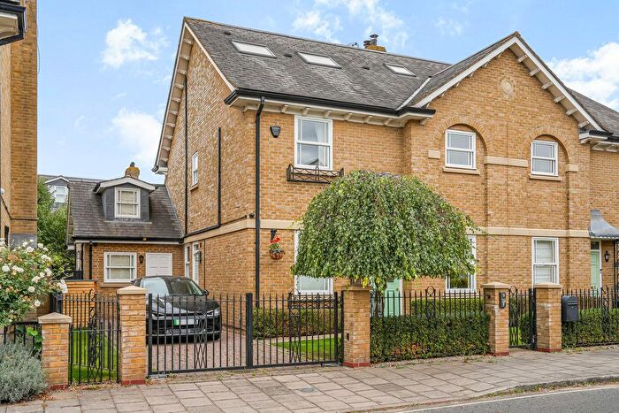 4 Bedroom Semi-Detached House For Sale In Cartwright Way, London, SW13