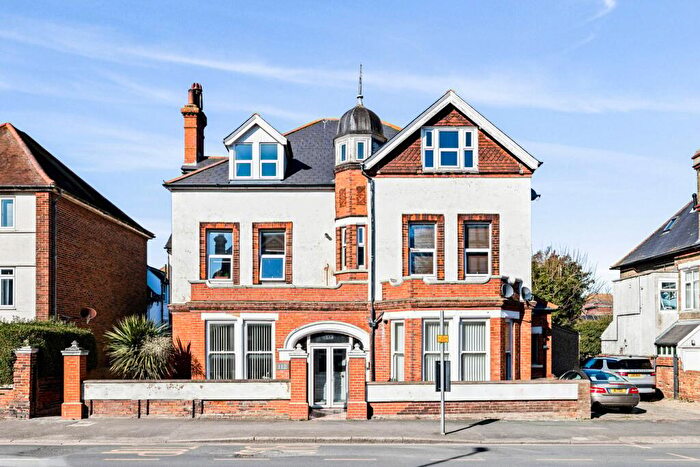 3 Bedroom Apartment To Rent In Cheriton Road, Folkestone, CT19