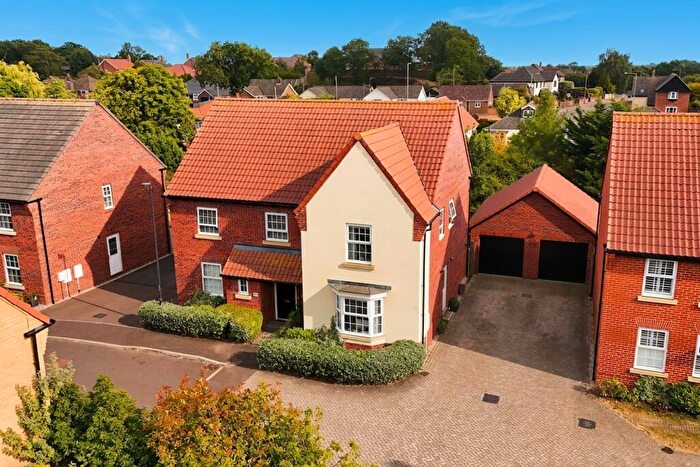 5 Bedroom Detached House For Sale In Neale Avenue, Poringland, Norwich, NR14