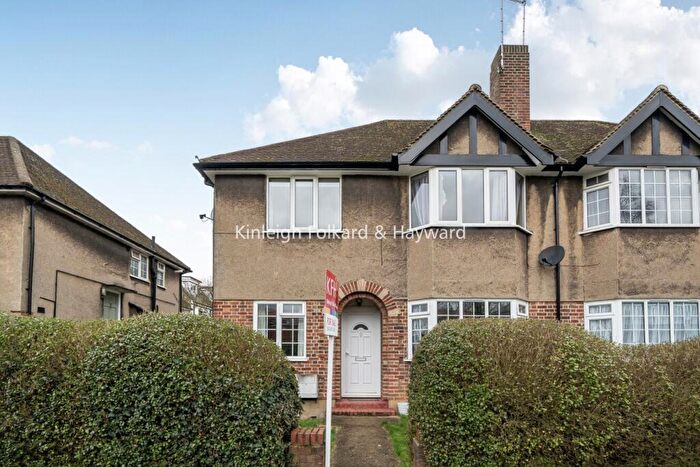 2 Bedroom Property For Sale In Glenhurst Road, Finchley, London, N12