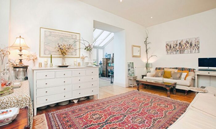 3 Bedroom Terraced House For Sale In Dodsley Lane, Midhurst, West Sussex, GU29