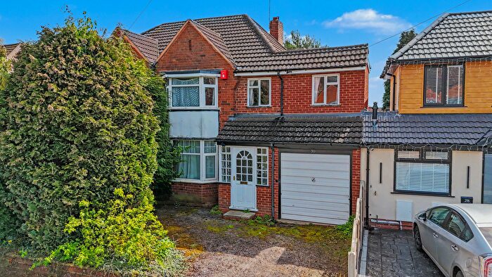 3 Bedroom Semi Detached House For Sale In Arnold Road, Shirley, Solihull, B90
