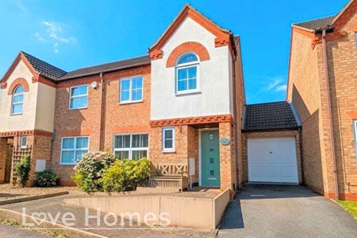 3 Bedroom Semi-Detached House For Sale In Fisher Close, Barton-Le-Clay, MK45