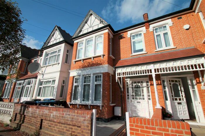 1 Bedroom Flat To Rent In Park Avenue, London, N13