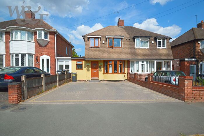 3 Bedroom Semi-Detached House For Sale In Hollydale Road, Birmingham, B24