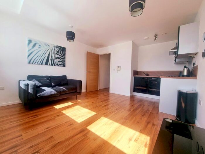 1 Bedroom Flat To Rent In Mann Island, Liverpool, L3