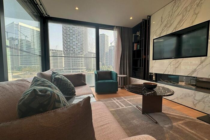 2 Bedroom Apartment To Rent In Hampton Tower, South Quay Plaza, Marsh Wall, Canary Wharf, London, E14