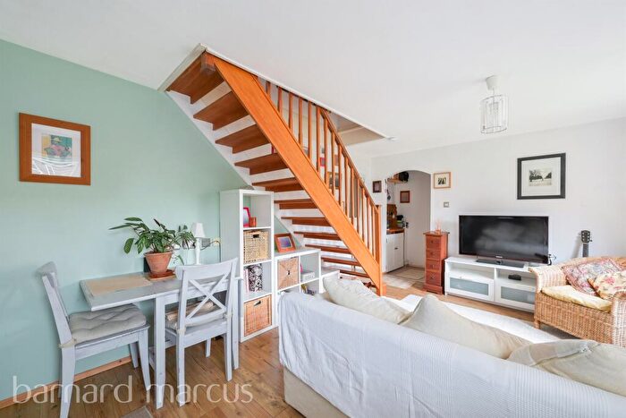 1 Bedroom Semi Detached House For Sale In Markham Road, Capel, Dorking, RH5