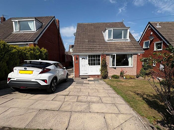 3 Bedroom Detached House For Sale In Dale Croft Rise, Allerton, Bradford, BD15