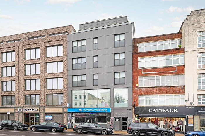 1 Bedroom Flat For Sale In Commercial Road, Whitechapel, London, E1