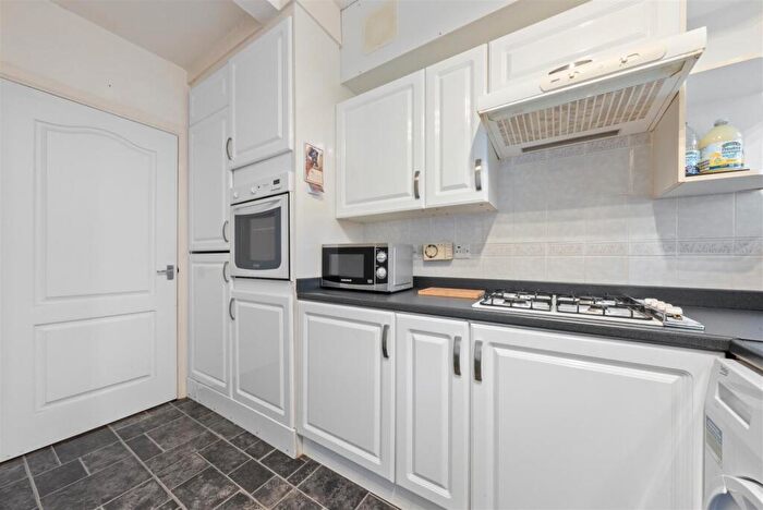 2 Bedroom Flat For Sale In Burnhall Place, Wishaw, ML2