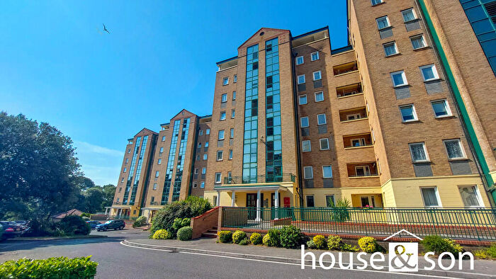 2 Bedroom Apartment For Sale In Exceptional Value, Sea View Apartment, East Cliff, Bournemouth, BH1