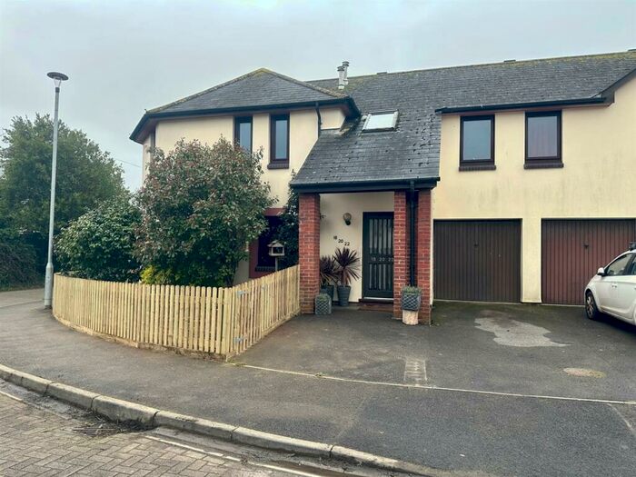 3 Bedroom Apartment To Rent In Ashton Crescent, Braunton, EX33