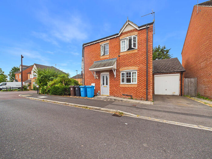 3 Bedroom Semi-Detached House For Sale In Redhill Park, Hull, North Humberside, HU6