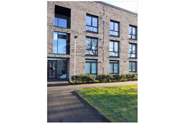 1 Bedroom Flat To Rent In , Broomloan Road, G51