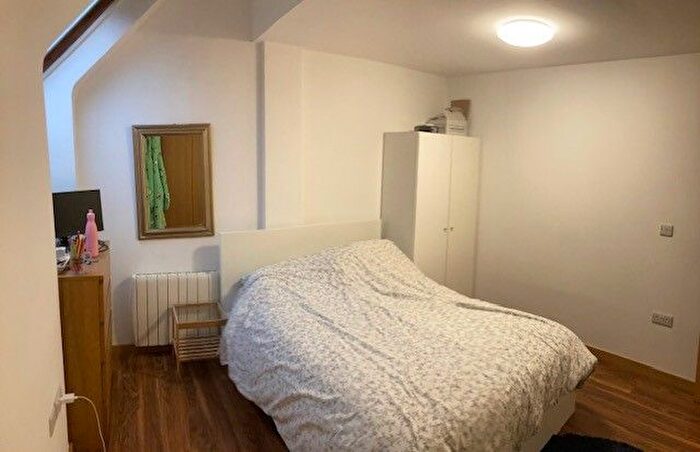 1 Bedroom Flat To Rent In Hornsey Road, Islington, Holloway, Noth London, N7