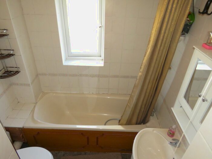 3 Bedroom End Of Terrace House To Rent In Ennerdale Road, Rushden, NN10