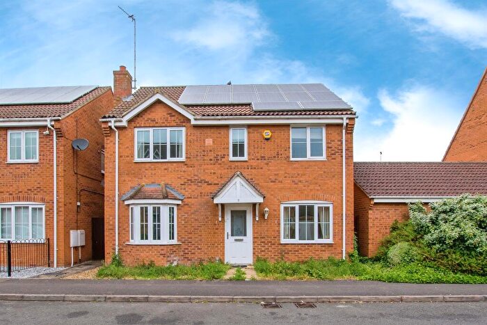 4 Bedroom Detached House For Sale In Candy Street, Peterborough, PE2