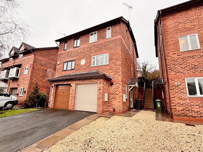 3 Bedroom Semi Detached House To Rent In Millrace RoadRiversideRedditchWorcs, B98
