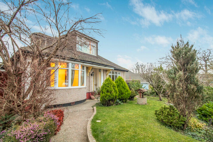 4 Bedroom Detached Bungalow To Rent In Park Grove, Bexleyheath, DA7
