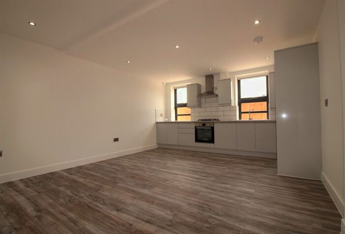 2 Bedroom Flat To Rent In Murchison Road, London, E10