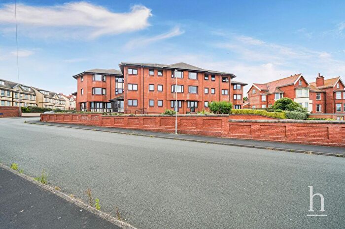 1 Bedroom Retirement Property For Sale In Cromer Court, Alderley Road, CH47