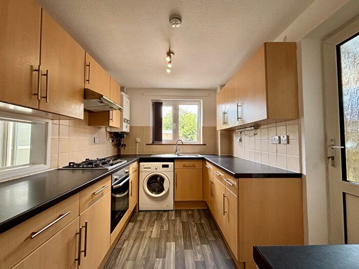 3 Bedroom Detached House To Rent In Olivers Mill, Longfield, DA3