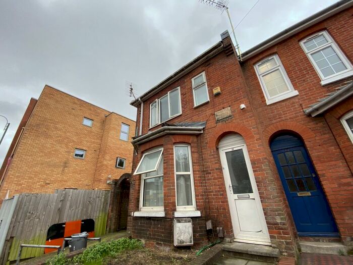 6 Bedroom House To Rent In Earls Road, SO14