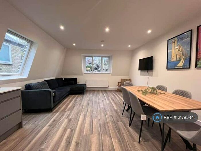 3 Bedroom Flat To Rent In Finchley Lane, London, NW4