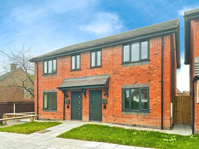 3 Bedroom Semi-detached House To Rent In Hill Street, Essington, WV11