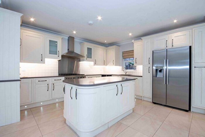 5 Bedroom Detached House For Sale In Shire Lane, Chorleywood, WD3
