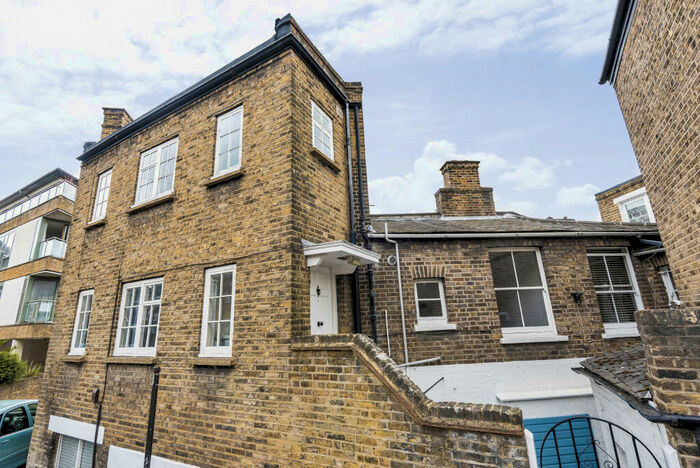 1 Bedroom Apartment To Rent In Montpelier Vale, Blackheath, London, SE3