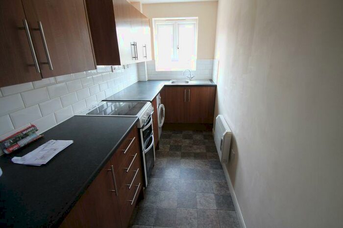 2 Bedroom Flat To Rent In Maplin Park, Slough, SL3