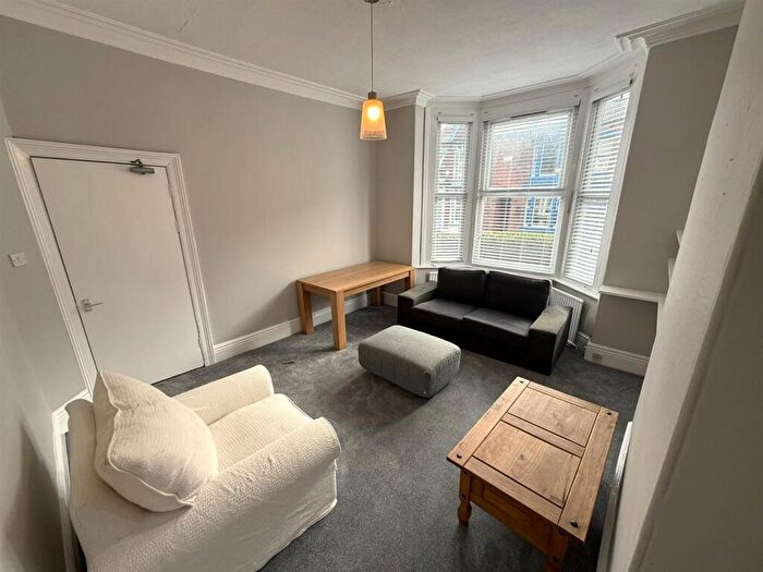 3 Bedroom Terraced House To Rent In Rossington Road (), Hunters Bar, S11