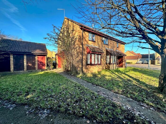 2 Bedroom Flat To Rent In James Carlton Close, Milton, Cambridge, CB24