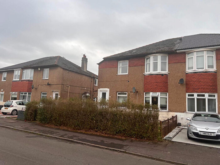 3 Bedroom Flat To Rent In Monifieth Avenue, Cardonald, G52