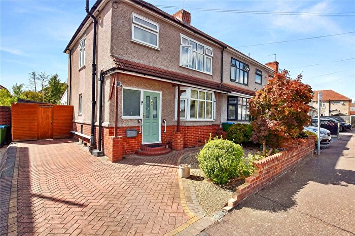 3 Bedroom Semi Detached House For Sale In Pinnacle Hill North, Bexleyheath, DA7