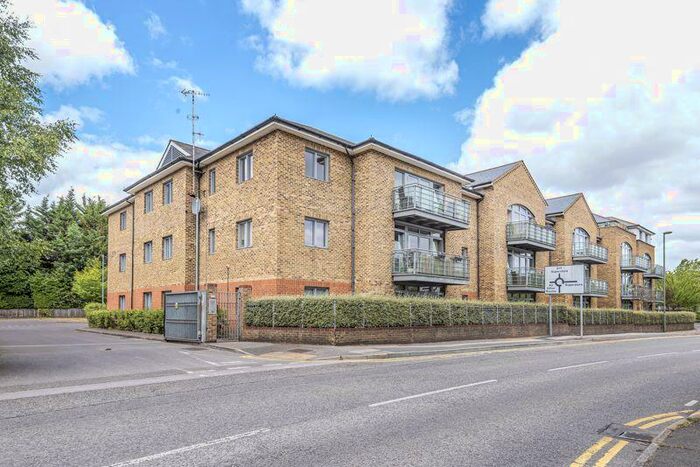 2 Bedroom Apartment To Rent In Woolsack Way, Godalming, GU7