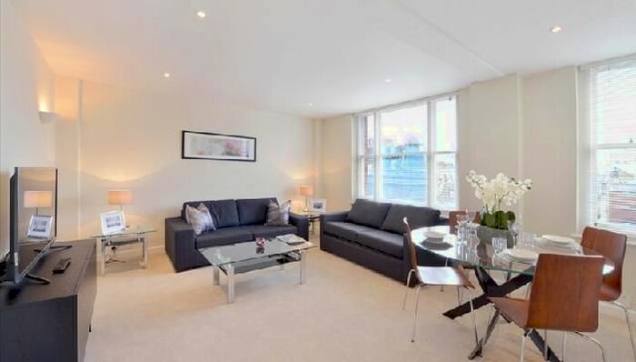 2 Bedroom Flat To Rent In Hill Street, Mayfair, London, W1J