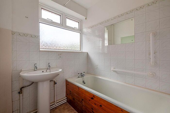 2 Bedroom Semi-Detached Bungalow For Sale In Whitby Avenue, Chester, CH2