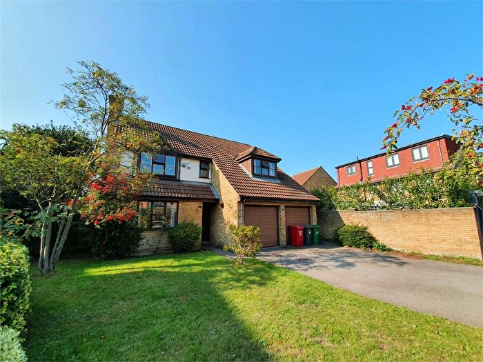 4 Bedroom Detached House To Rent In Palmerston Avenue, Slough, SL3